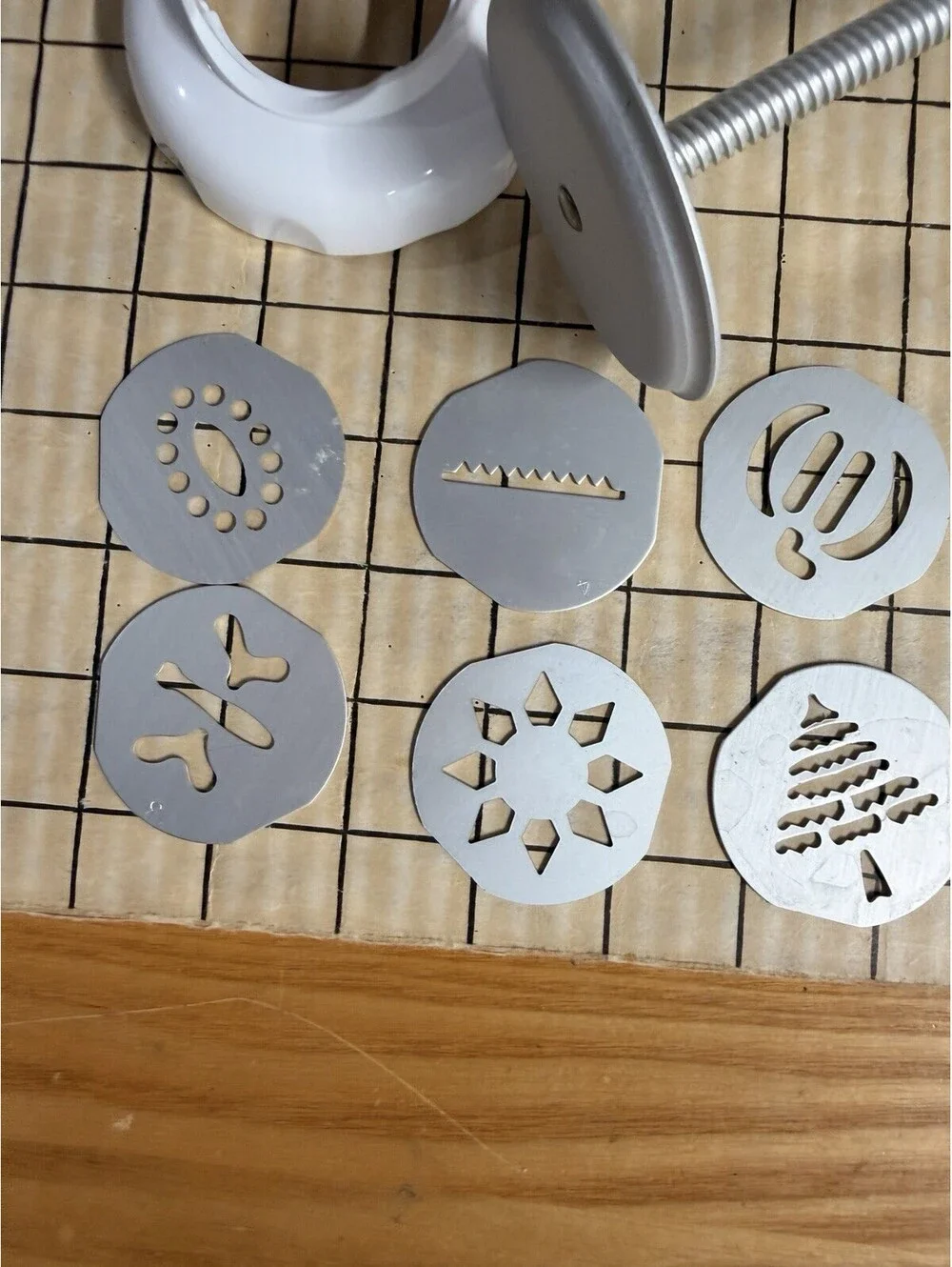 Pampered Chef Cookie Press #1526 W/ 10 Discs White Clear Kitchen Tool Gadget